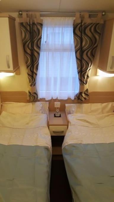 Apartmán Cozy And Relaxing With Stunning Sea Views Lytchett Minster Exteriér fotografie
